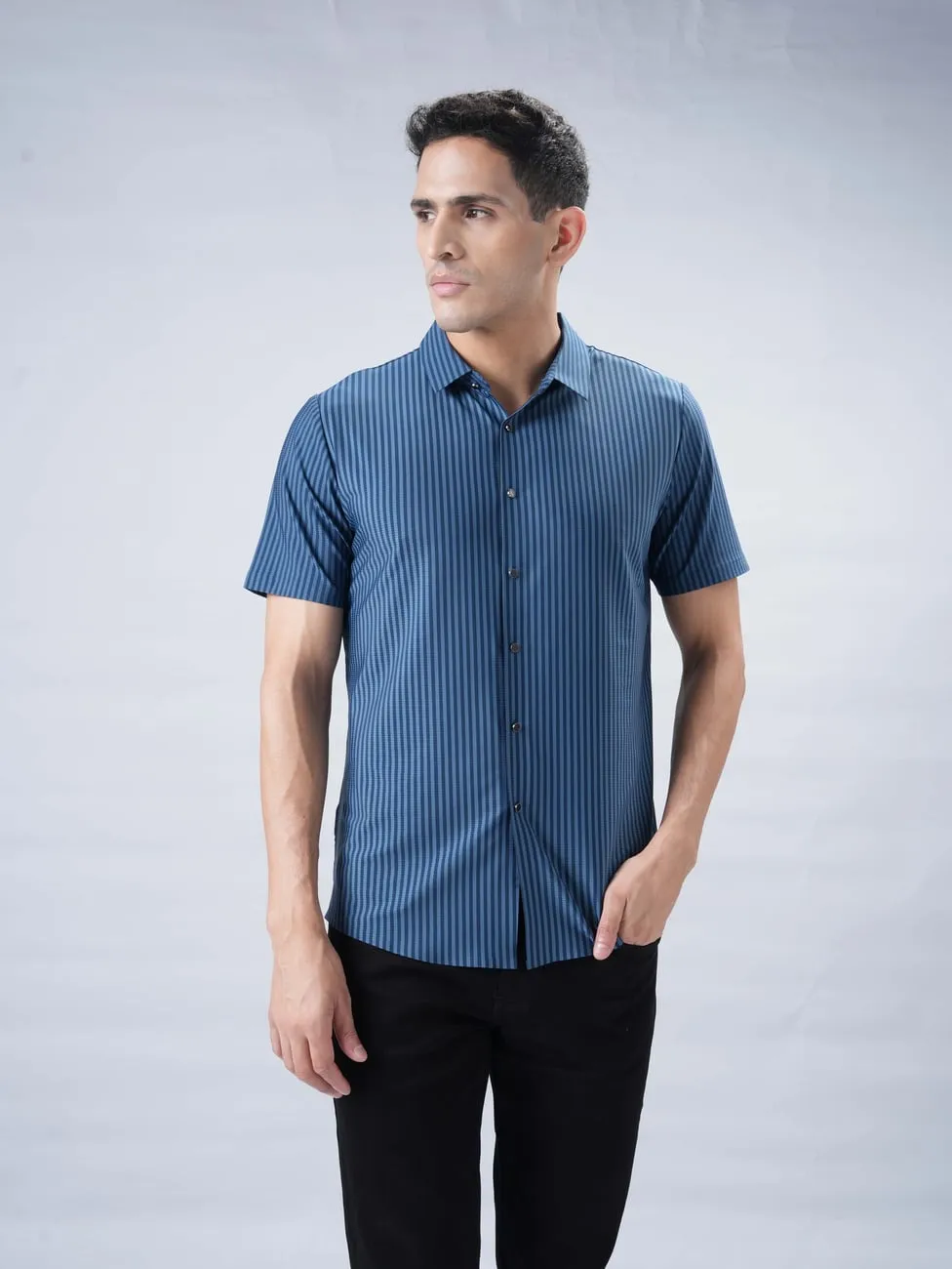 Blue striped short-sleeve shirt from the studio shirt range